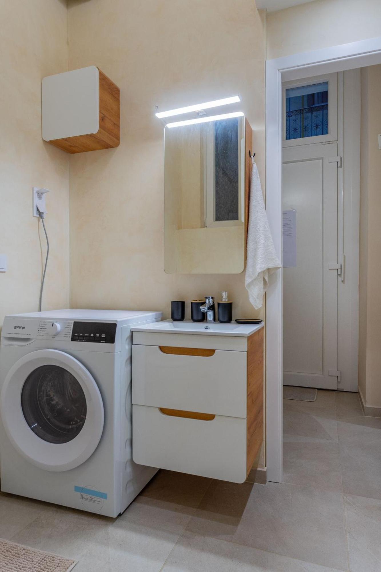 Full Equipment Designed Apartment In The Heart Of Budapest For 4 People Ngoại thất bức ảnh