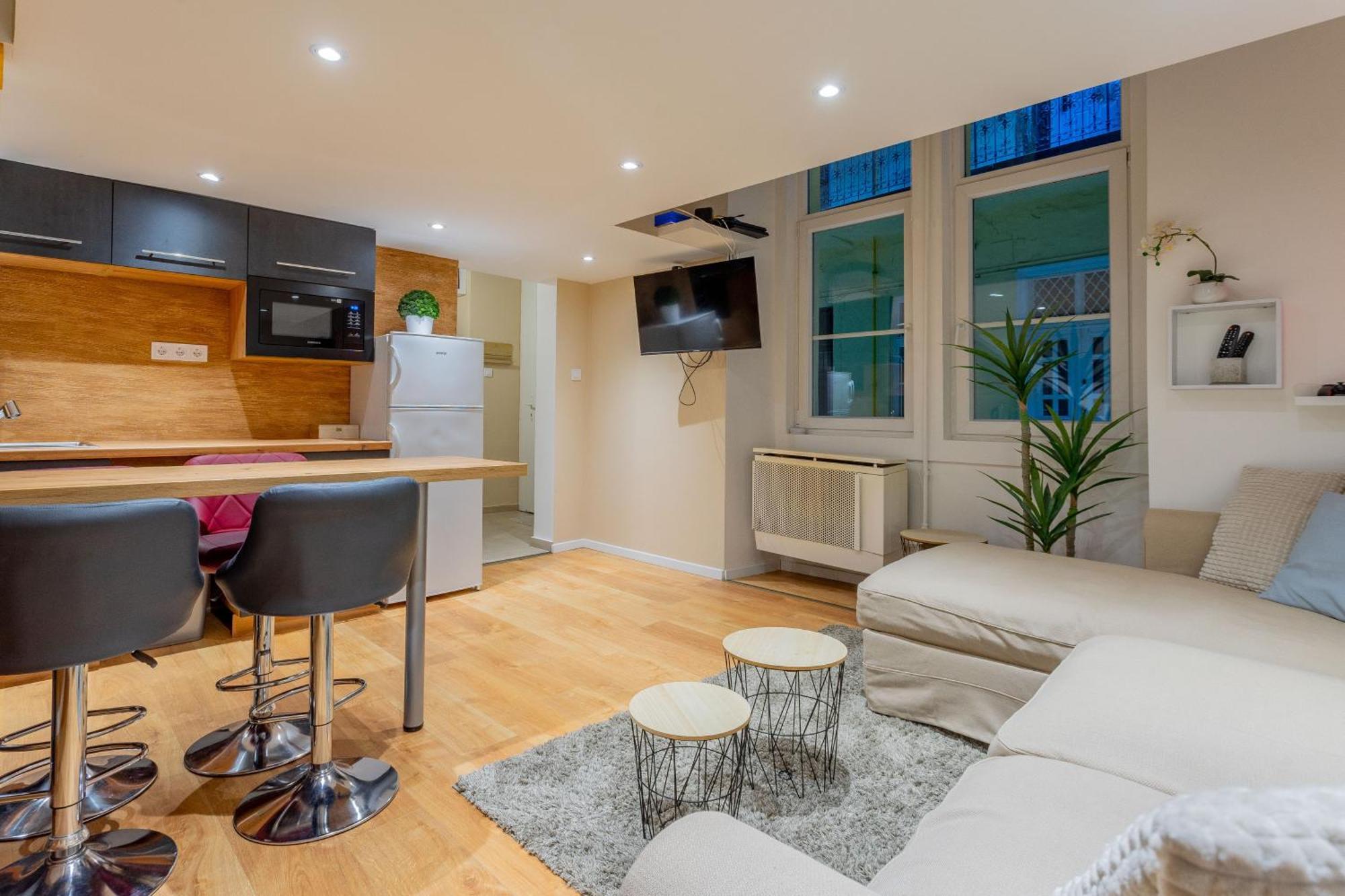 Full Equipment Designed Apartment In The Heart Of Budapest For 4 People Ngoại thất bức ảnh